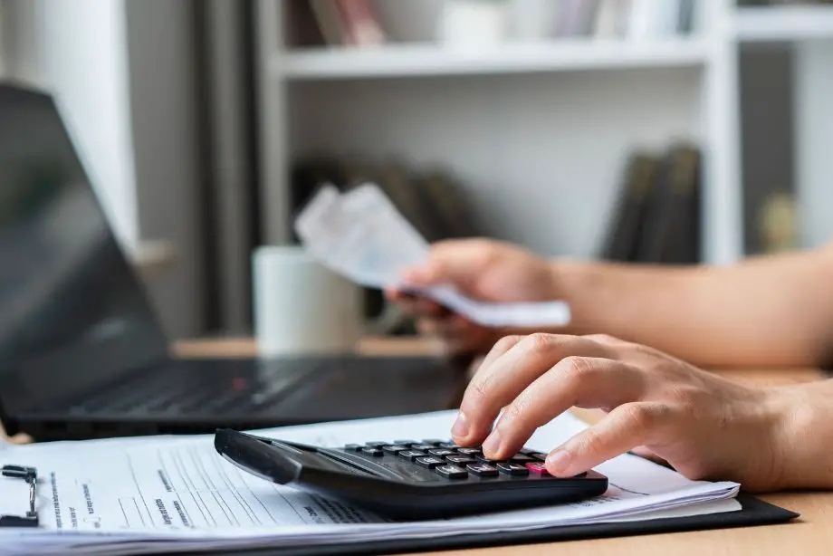 Pourquoi utiliser un comparateur en ligne avant de faire une demande de crédit urgent ?