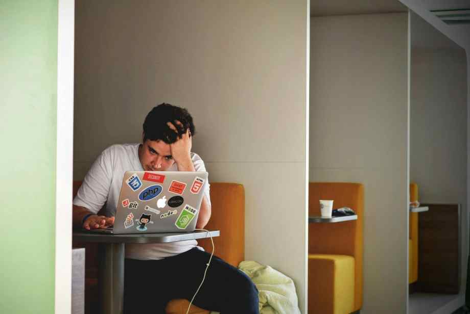 Est-il possible de cumuler l'ARE avec une activité non salariée ?