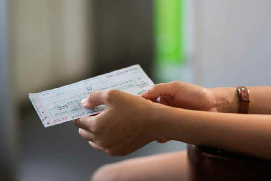Peut-on déclarer ses tickets restaurant aux impôts ? Attention à cette erreur qui peut coûter cher !