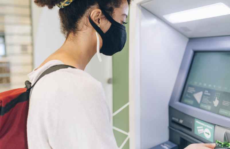 Retrait au distributeur : voici combien vous pouvez retirer par jour sans mauvaise surprise