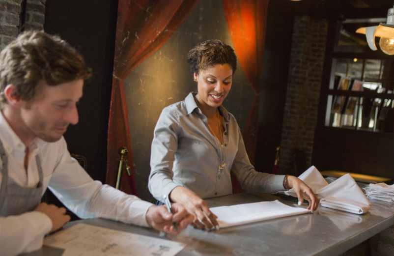 Convention collective restauration rapide : ce que l'employeur doit fournir en matière d'EPI CDG973 Business