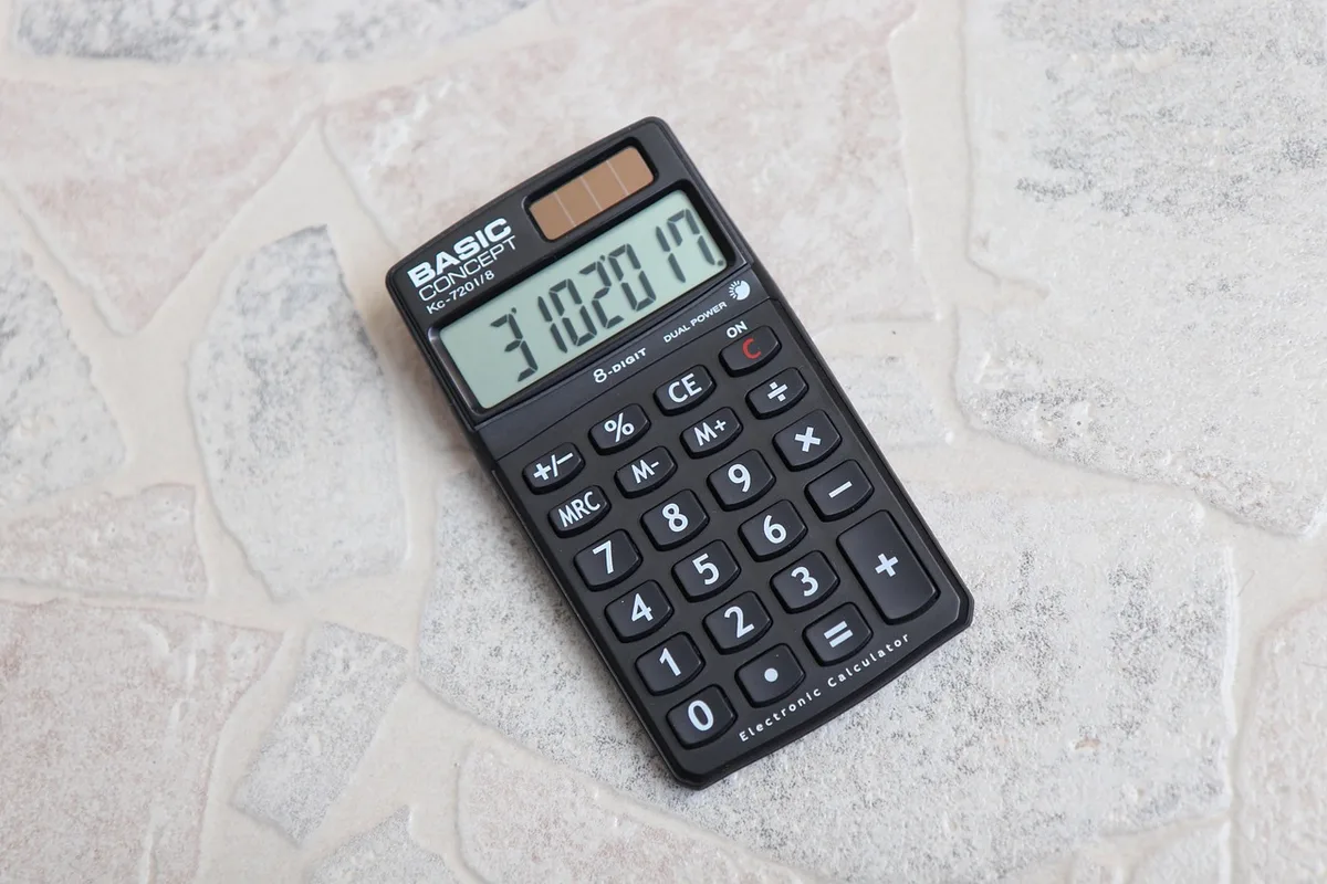 Calcul du produit net de liquidation avec calculatrice et tableau