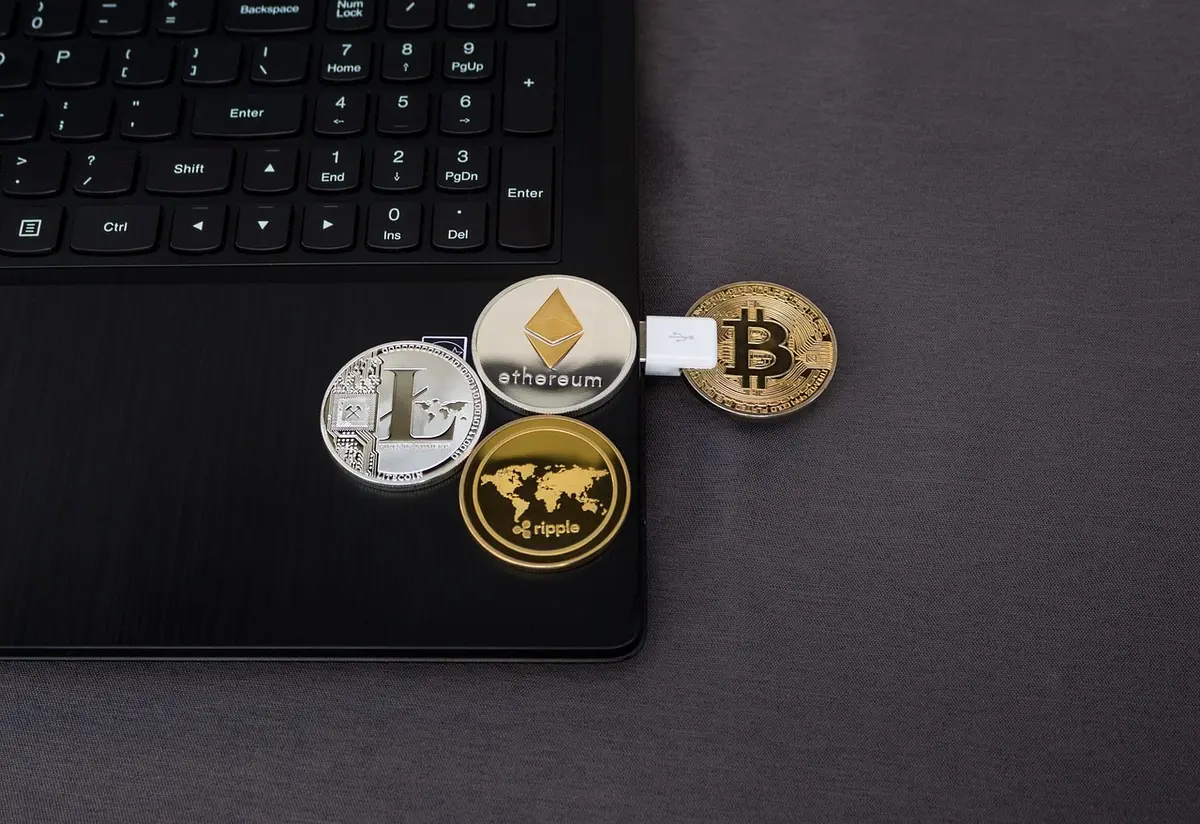 Écran montrant prix, capitalisation et volume d'une cryptomonnaie